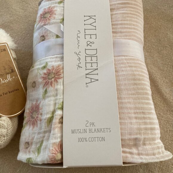 Faux Fur Booties & Muslin Blanket Set - Picture 5 of 14